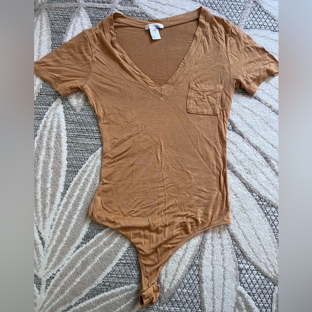 ⭐️5/$25⭐️ Short Sleeve Bodysuit